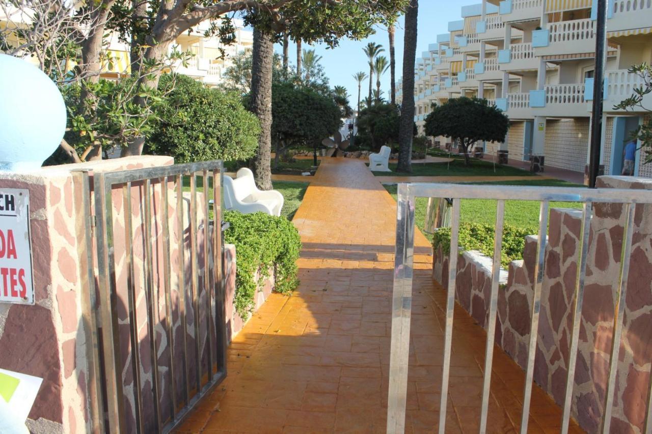 Holiday Beach Дения Екстериор снимка